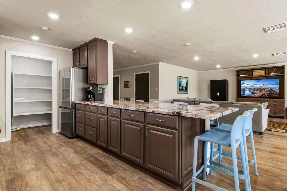 361 S Lakeside Drive Huntsville, TX 77320