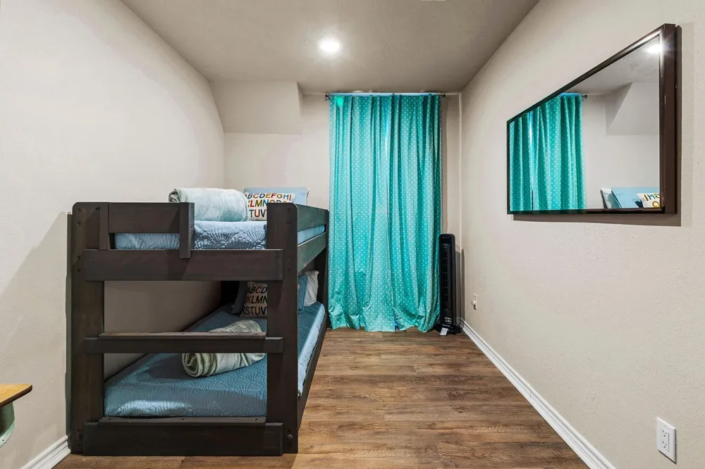 361 S Lakeside Drive Huntsville, TX 77320