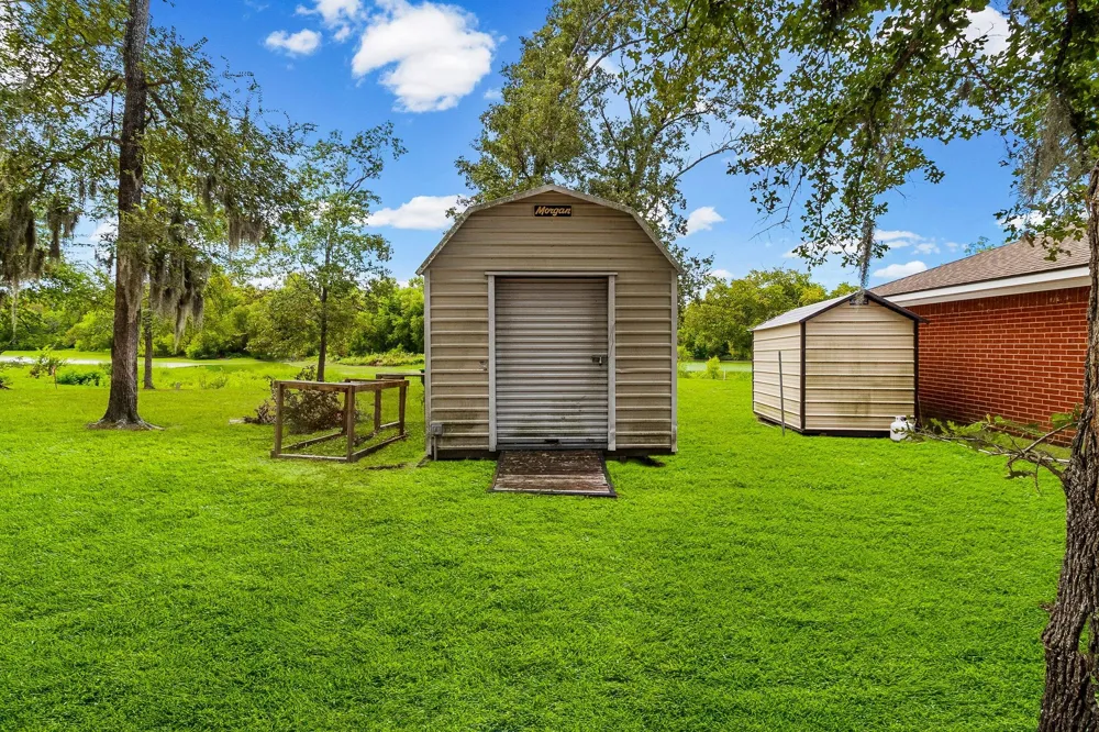 361 S Lakeside Drive Huntsville, TX 77320