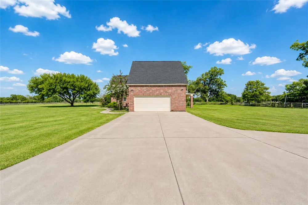 3235 Blue Grass Drive Richmond, TX 77406
