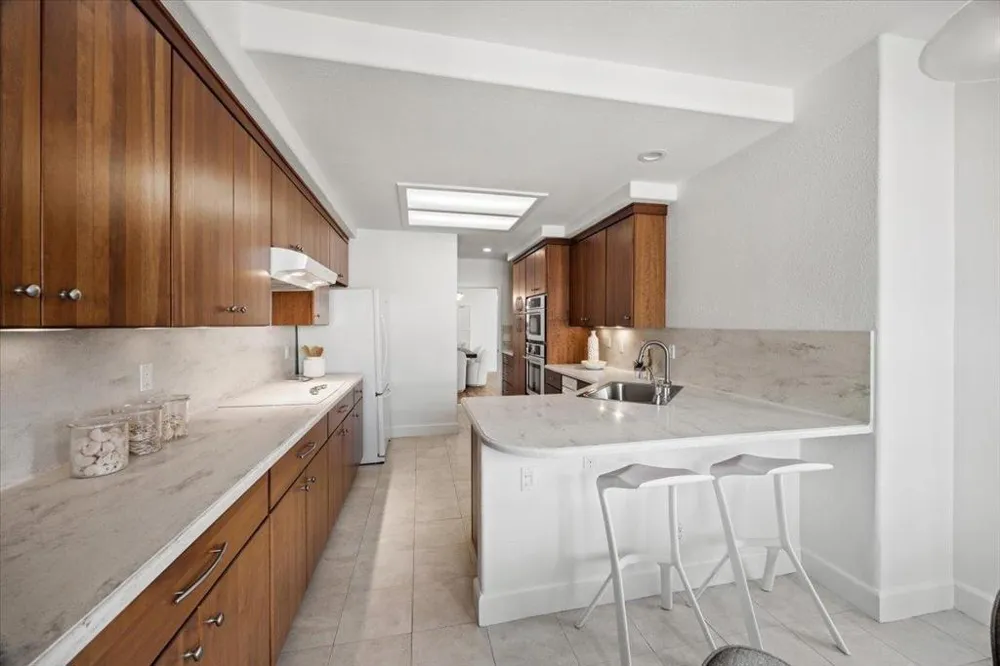 799 Lakeshore Drive Redwood City, CA 94065