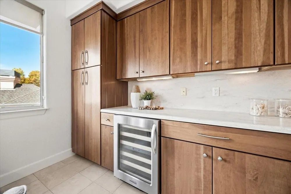 799 Lakeshore Drive Redwood City, CA 94065