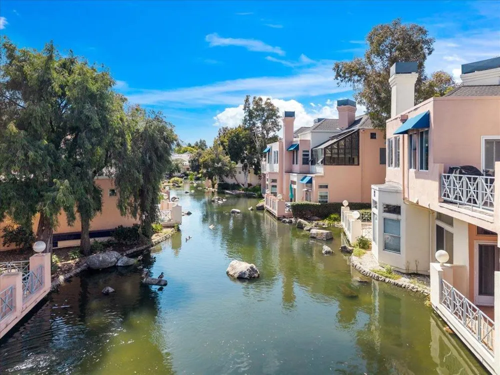 799 Lakeshore Drive Redwood City, CA 94065