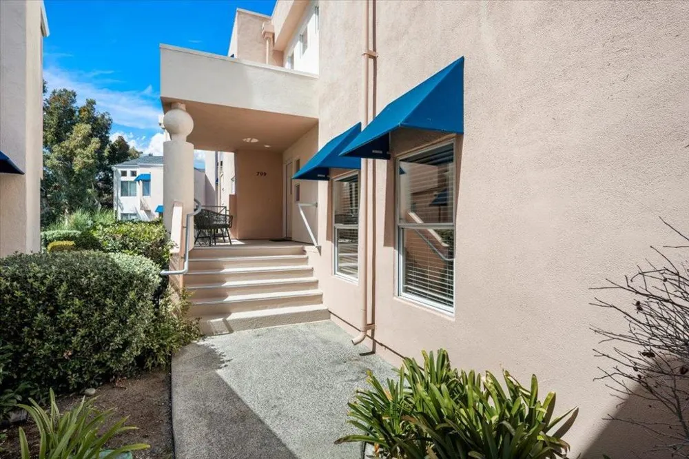 799 Lakeshore Drive Redwood City, CA 94065
