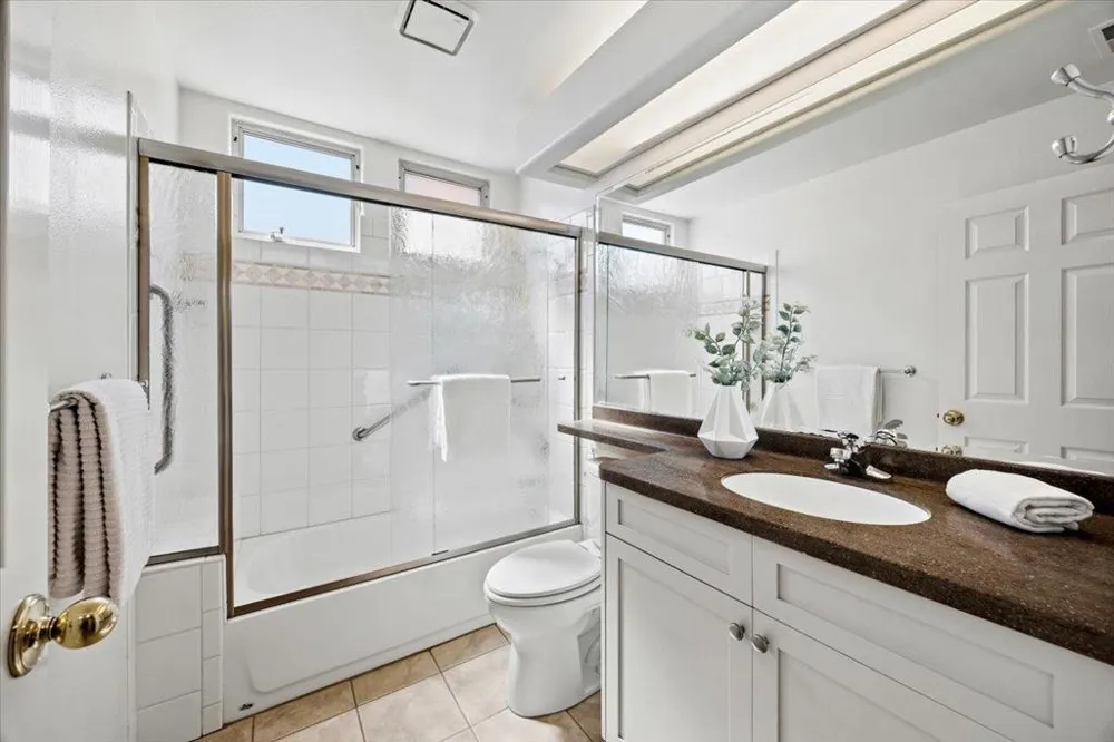 799 Lakeshore Drive Redwood City, CA 94065