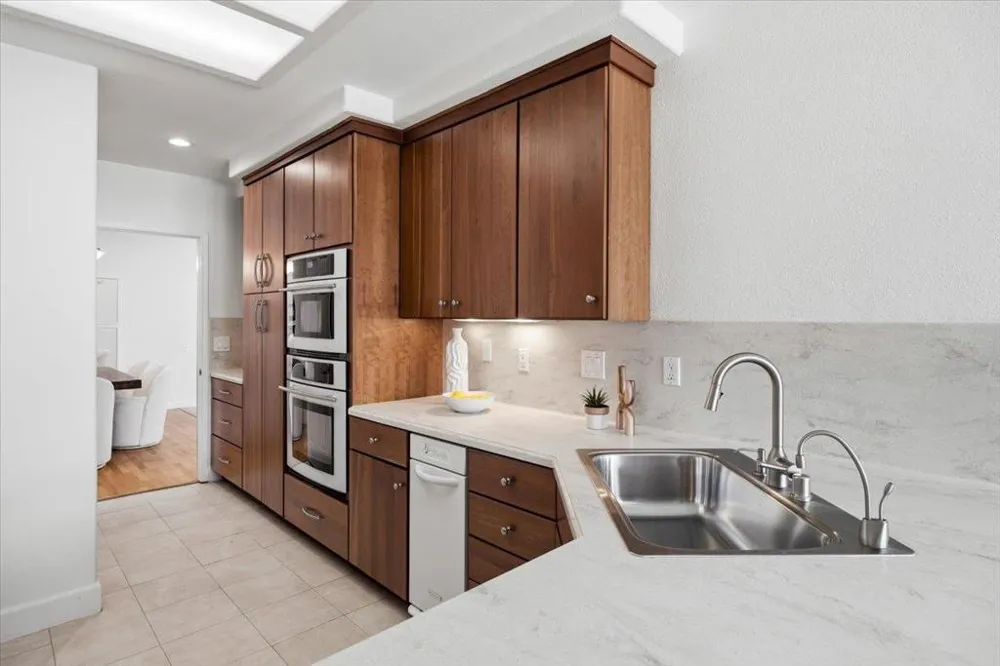 799 Lakeshore Drive Redwood City, CA 94065