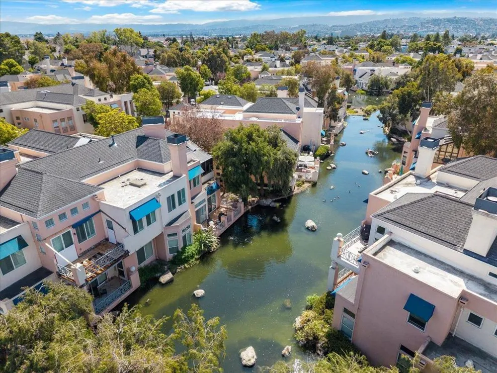 799 Lakeshore Drive Redwood City, CA 94065