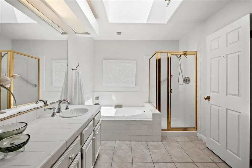 799 Lakeshore Drive Redwood City, CA 94065