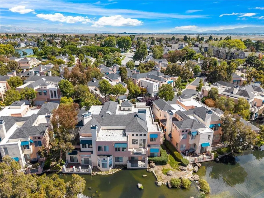 799 Lakeshore Drive Redwood City, CA 94065