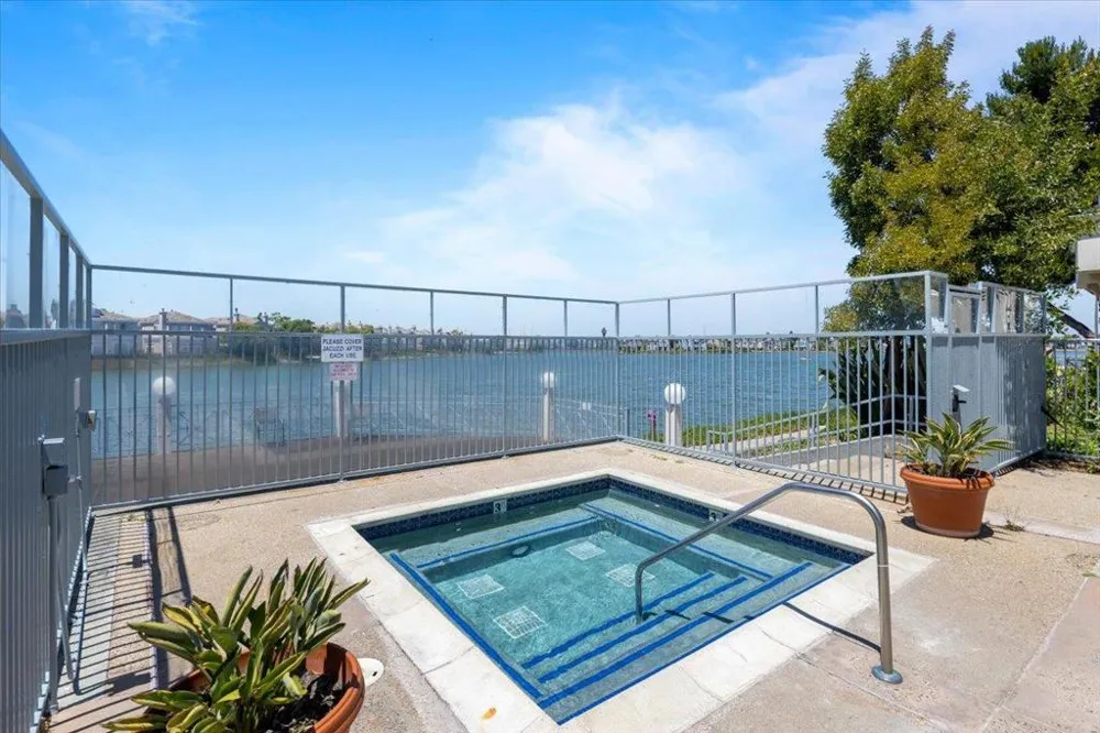 799 Lakeshore Drive Redwood City, CA 94065