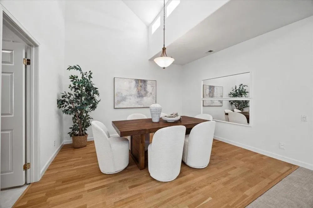799 Lakeshore Drive Redwood City, CA 94065