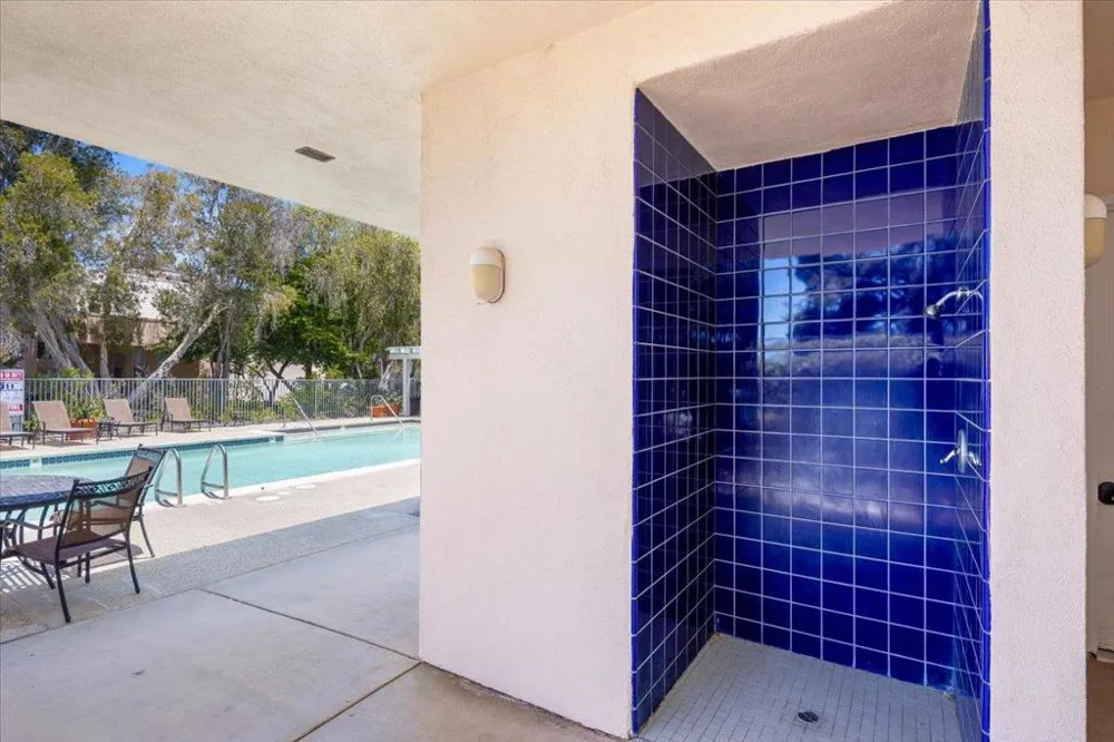 799 Lakeshore Drive Redwood City, CA 94065