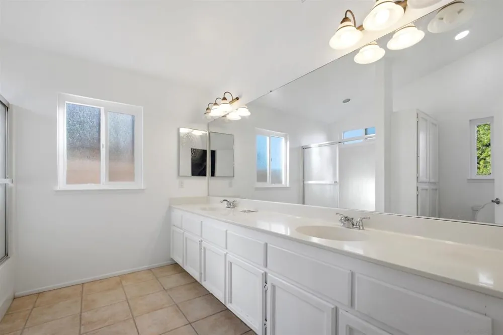 39766 Del Val Dr Murrieta, CA 92562