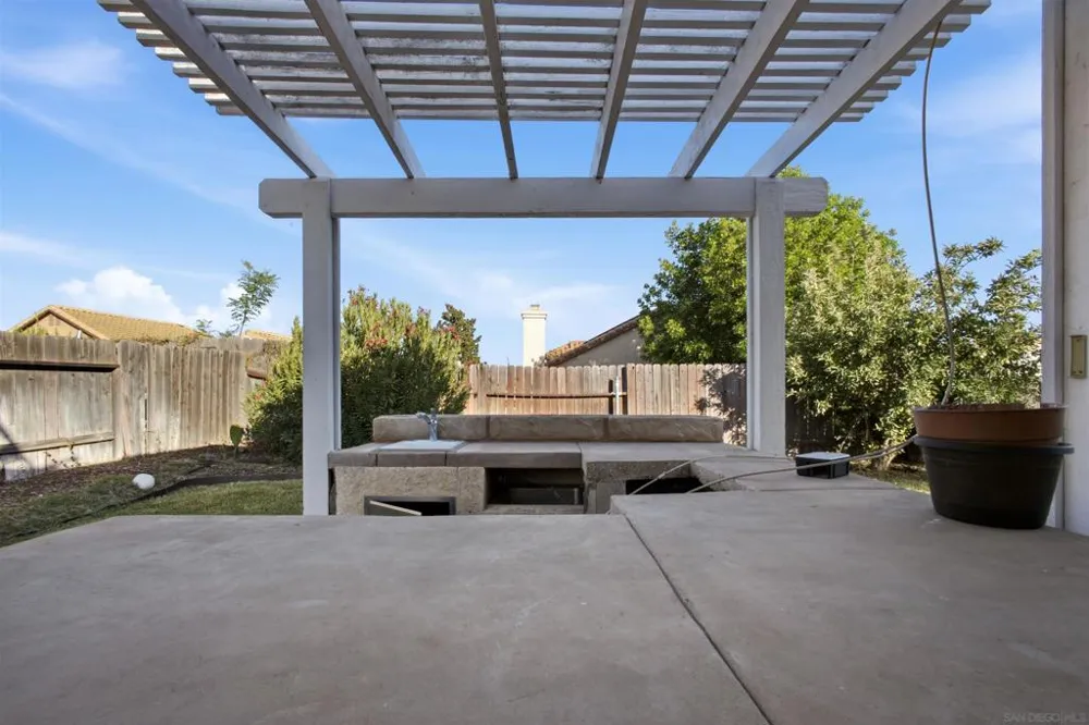 39766 Del Val Dr Murrieta, CA 92562