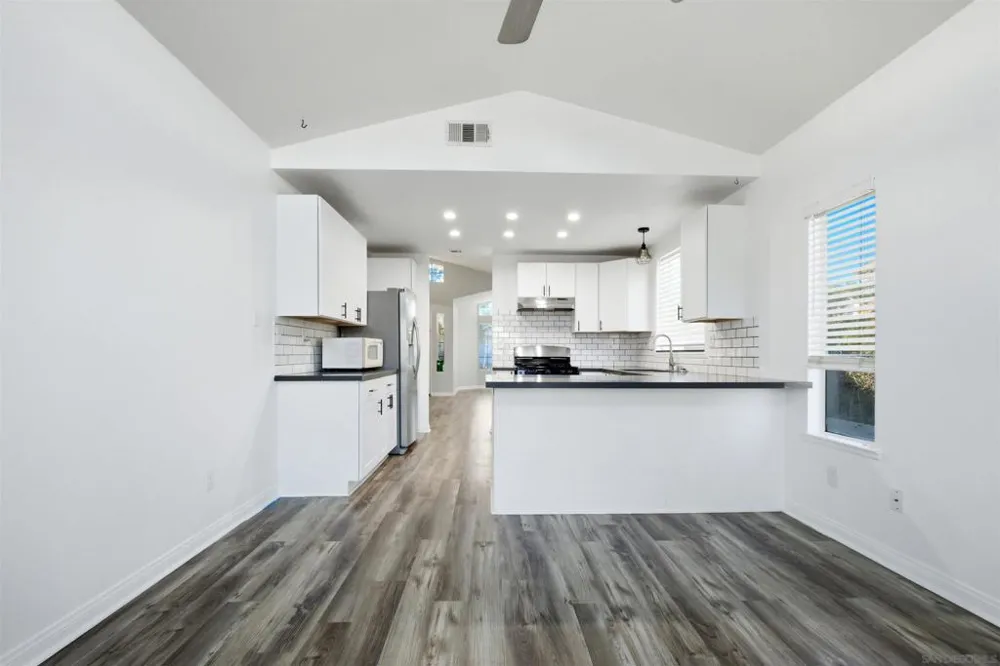 39766 Del Val Dr Murrieta, CA 92562