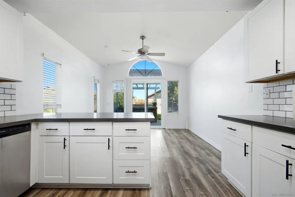 39766 Del Val Dr Murrieta, CA 92562