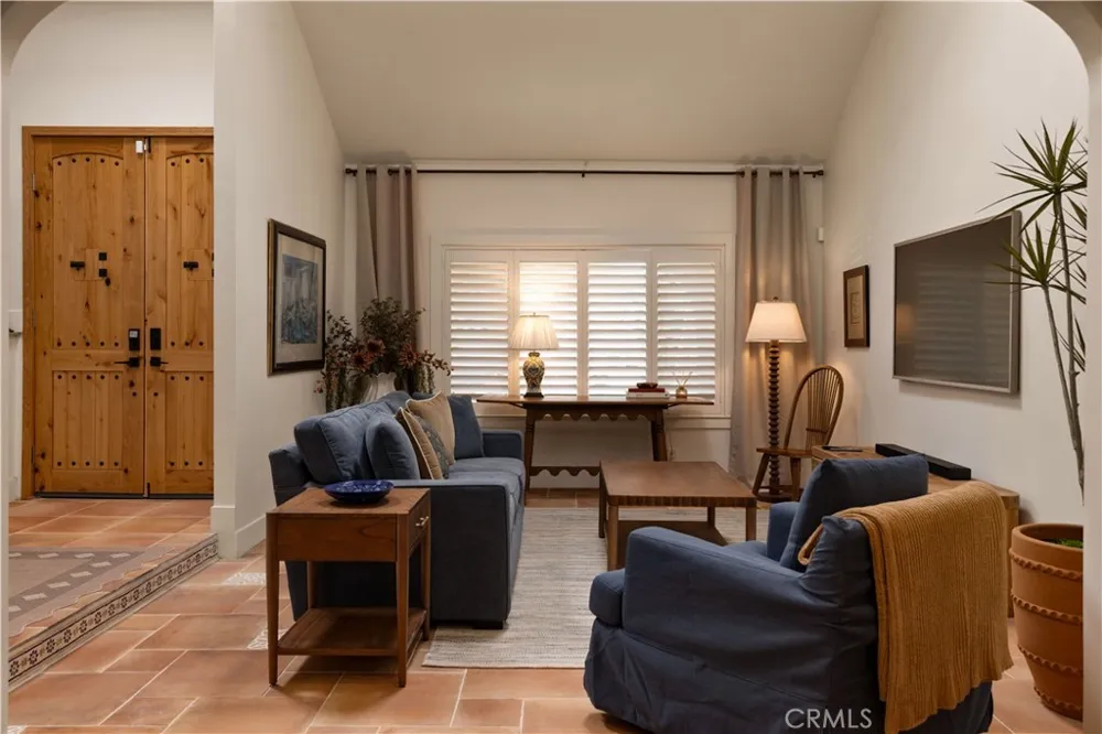 1096 Tulare Costa Mesa, CA 92626