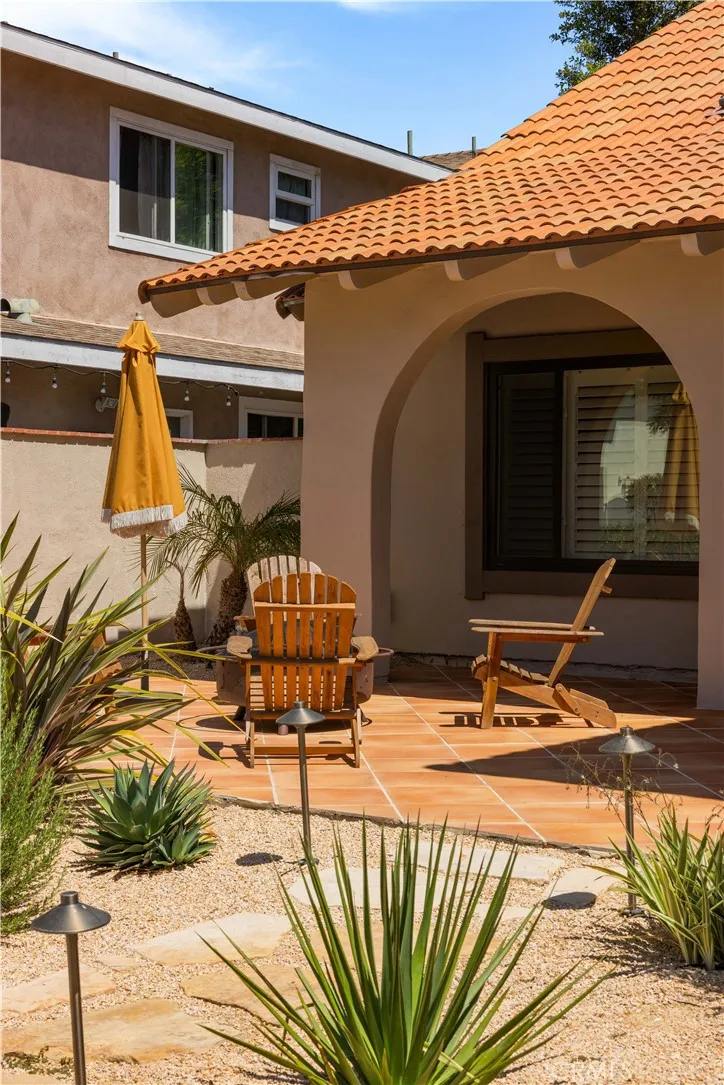 1096 Tulare Costa Mesa, CA 92626