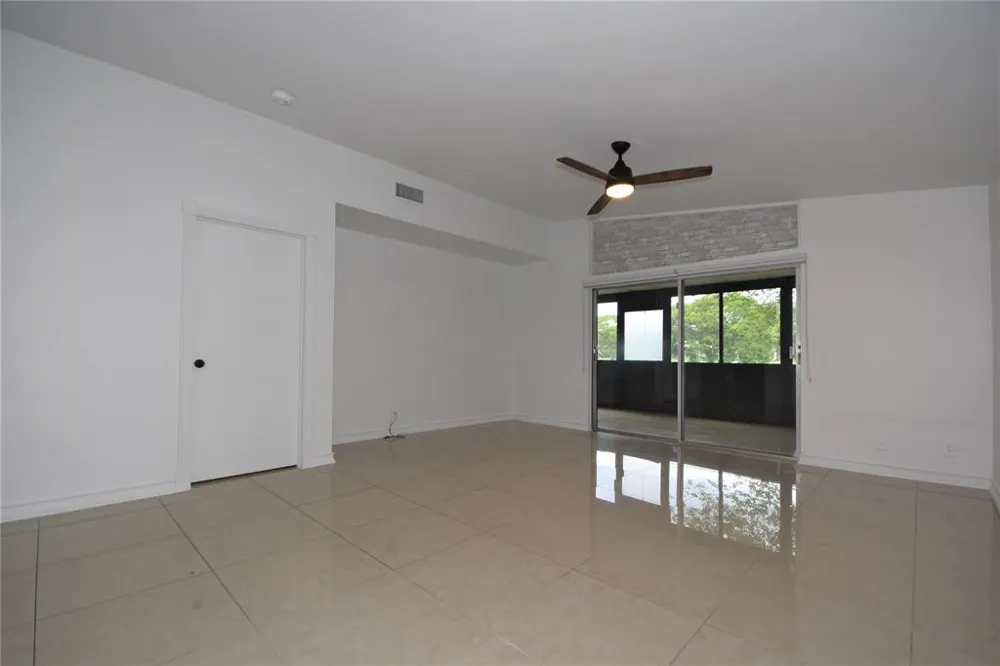 514 WOODGATE CIRCLE #C Sunrise, FL 33326
