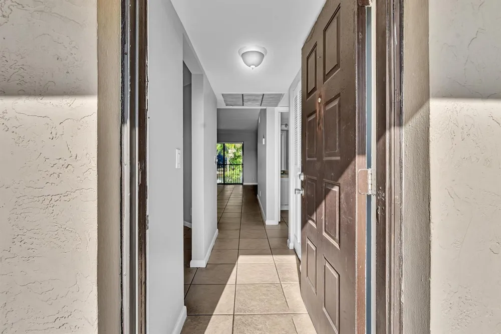 21904 LAKE FOREST CIRCLE #202 Boca Raton, FL 33433
