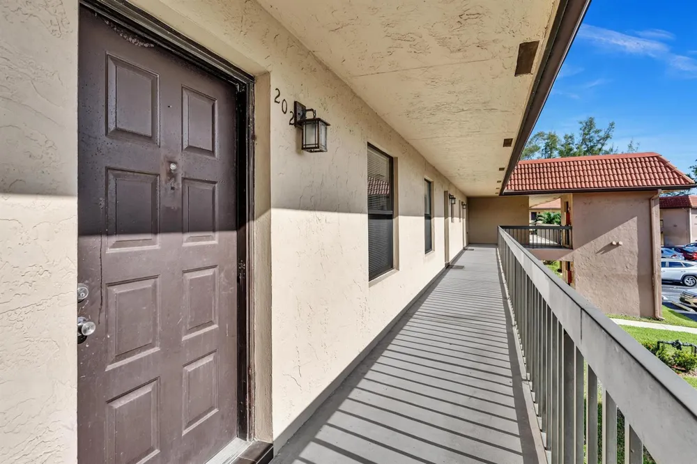 21904 LAKE FOREST CIRCLE #202 Boca Raton, FL 33433