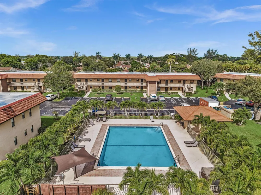 21904 LAKE FOREST CIRCLE #202 Boca Raton, FL 33433