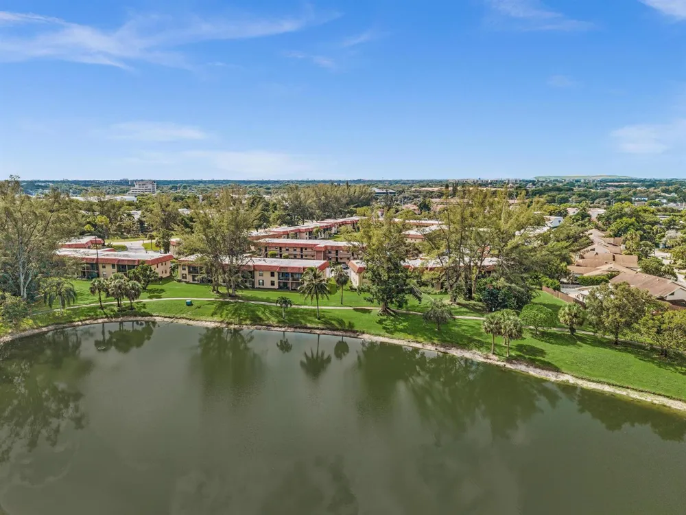 21904 LAKE FOREST CIRCLE #202 Boca Raton, FL 33433