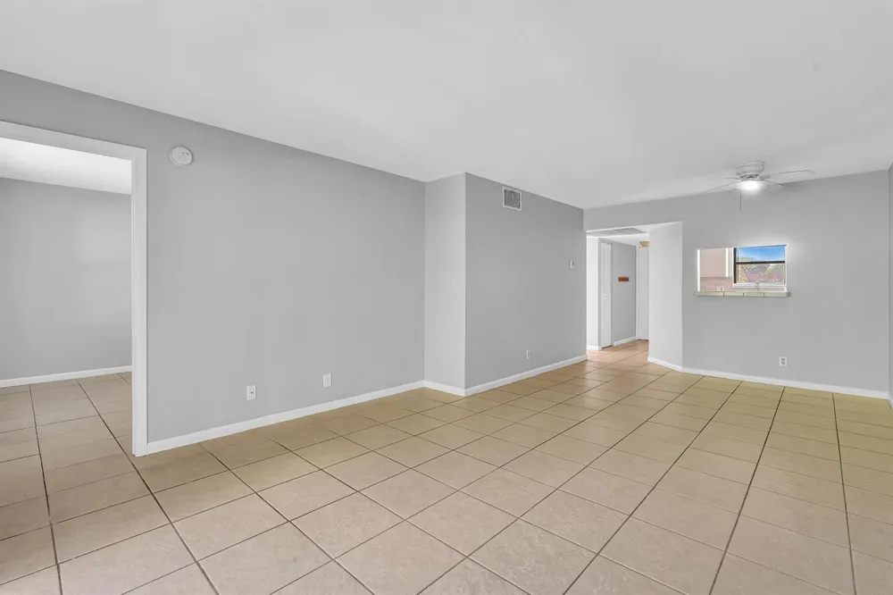 21904 LAKE FOREST CIRCLE #202 Boca Raton, FL 33433