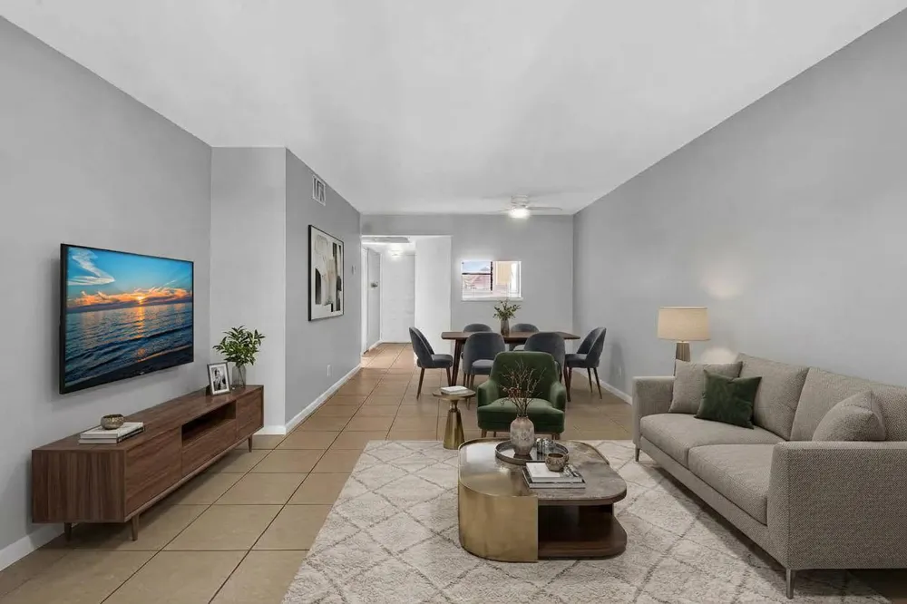 21904 LAKE FOREST CIRCLE #202 Boca Raton, FL 33433