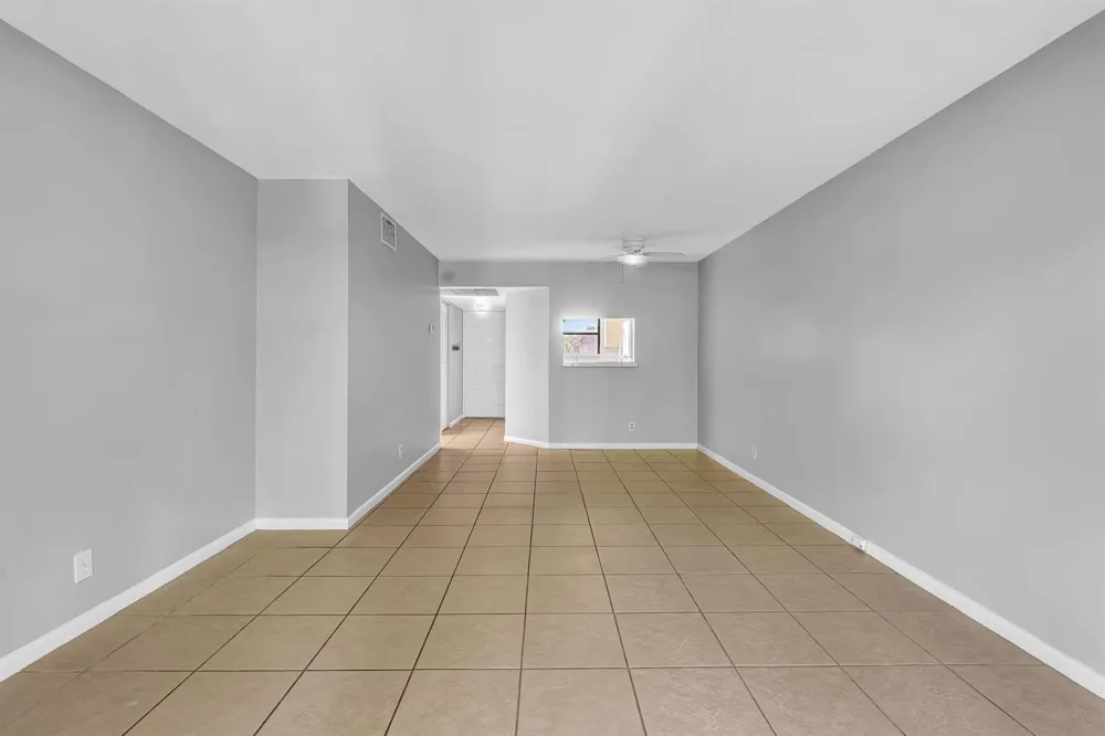 21904 LAKE FOREST CIRCLE #202 Boca Raton, FL 33433