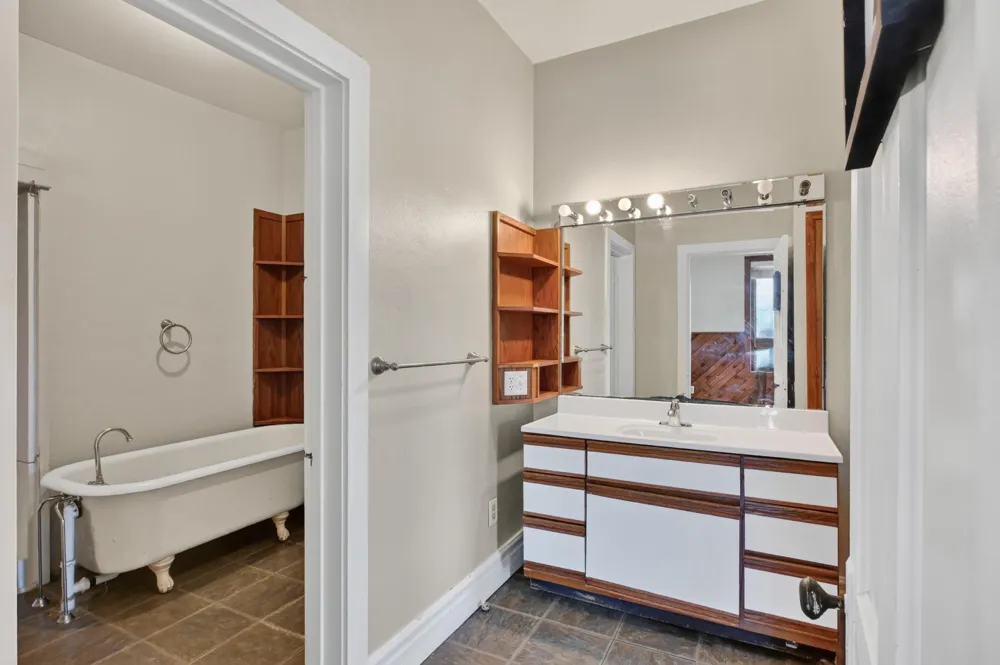 22 E Main Street Osakis, MN 56360