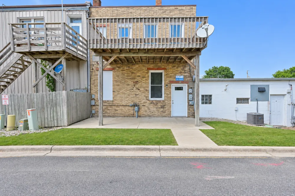 22 E Main Street Osakis, MN 56360