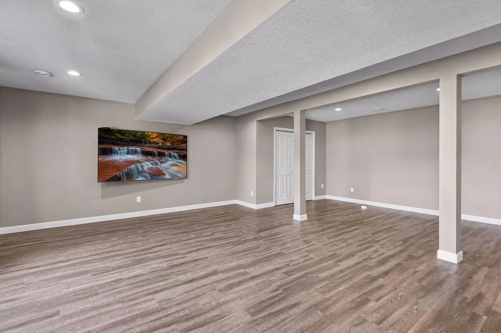 19495 Hilldale Avenue Lakeville, MN 55044