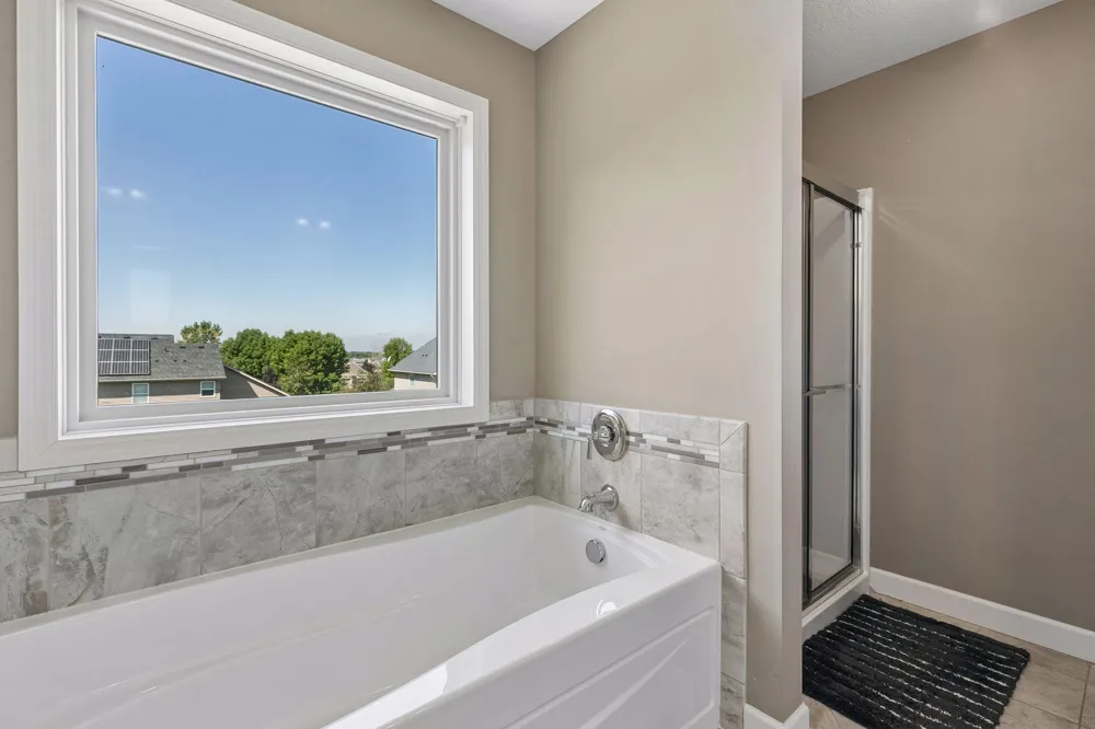 19495 Hilldale Avenue Lakeville, MN 55044