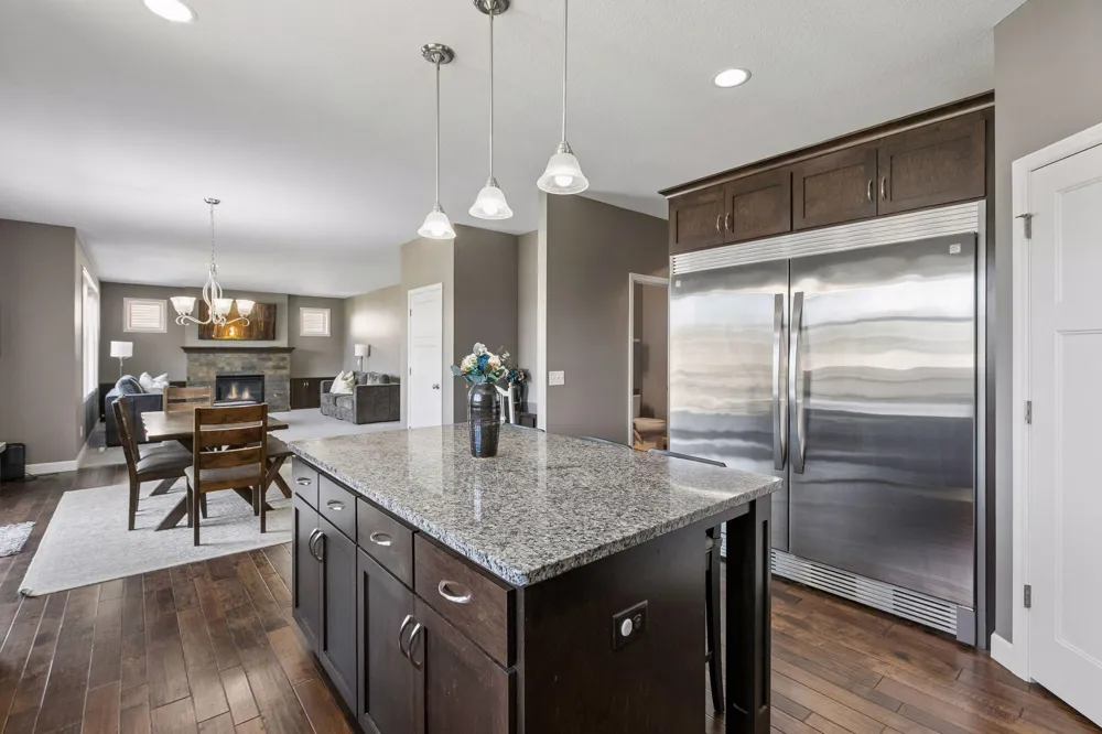 19495 Hilldale Avenue Lakeville, MN 55044