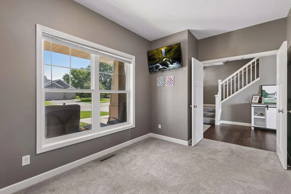 19495 Hilldale Avenue Lakeville, MN 55044