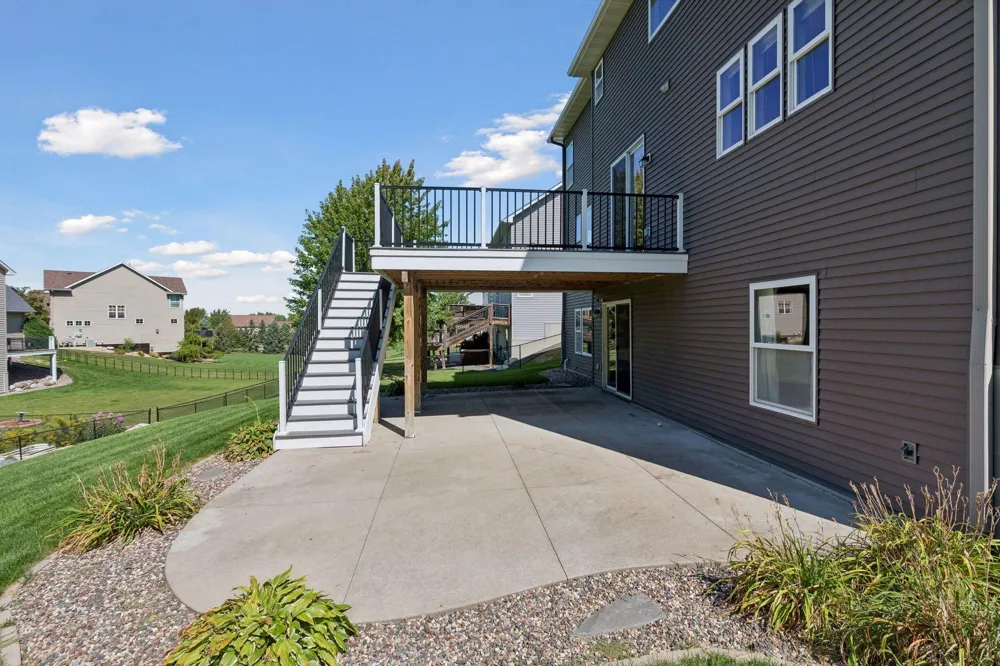 19495 Hilldale Avenue Lakeville, MN 55044