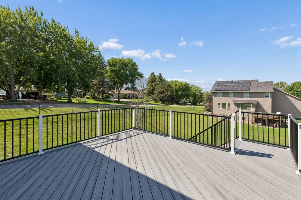 19495 Hilldale Avenue Lakeville, MN 55044
