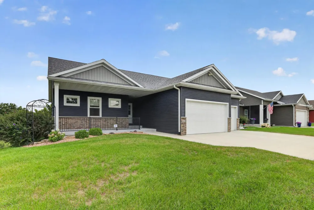 3407 Lakeridge Place NW Rochester, MN 55901