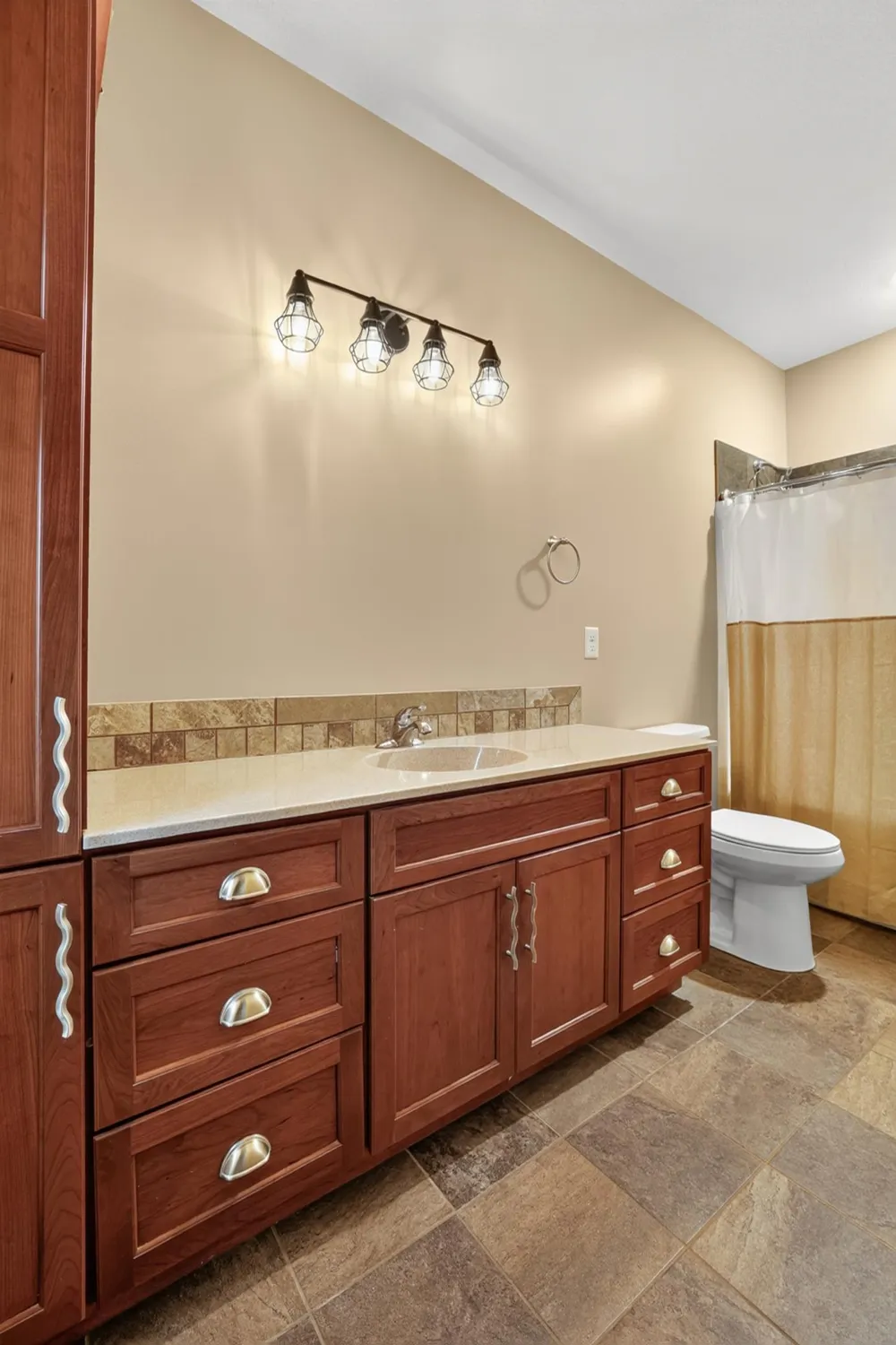 3407 Lakeridge Place NW Rochester, MN 55901