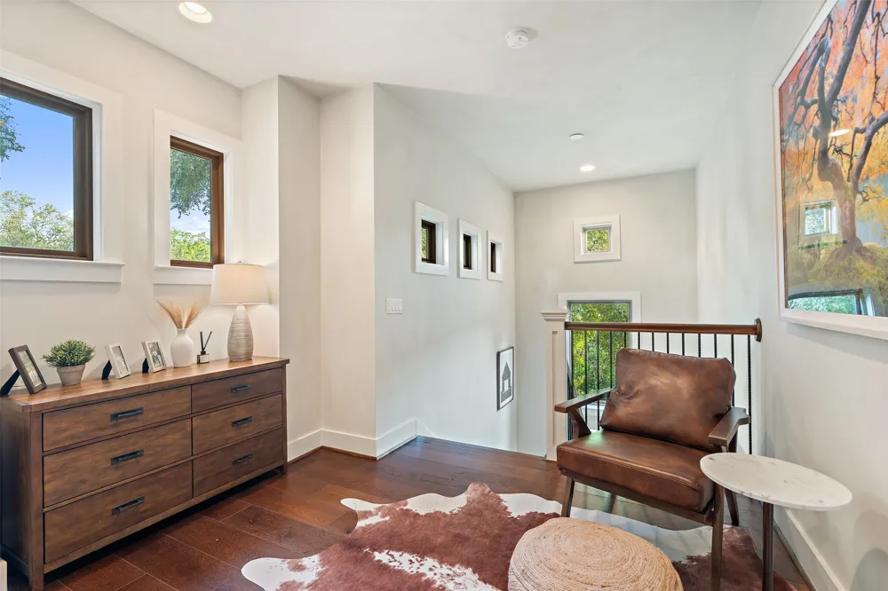 1002 Meriden Lane Austin, TX 78703