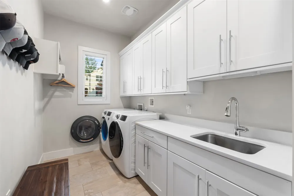 1002 Meriden Lane Austin, TX 78703