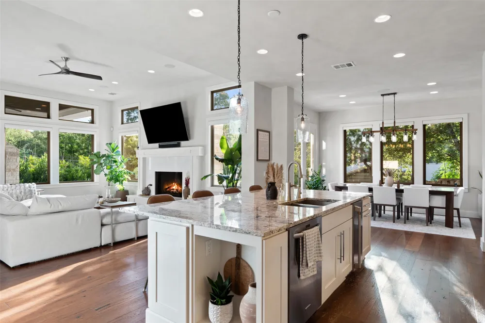 1002 Meriden Lane Austin, TX 78703