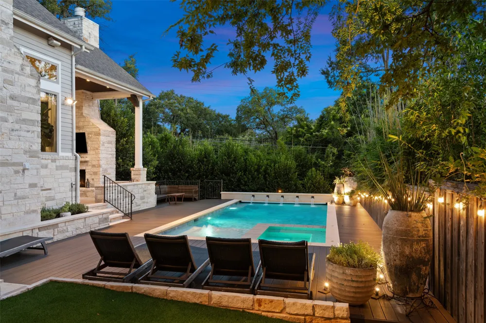 1002 Meriden Lane Austin, TX 78703