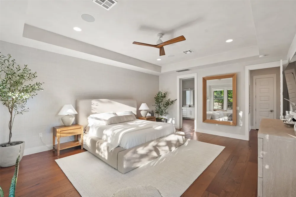 1002 Meriden Lane Austin, TX 78703