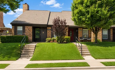 5021 Buttonwood Lane