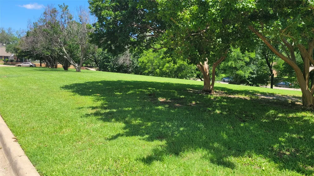 5021 Buttonwood Lane Garland, TX 75043