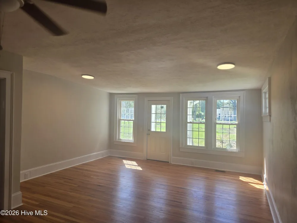 107 Broad Street Roseboro, NC 28382