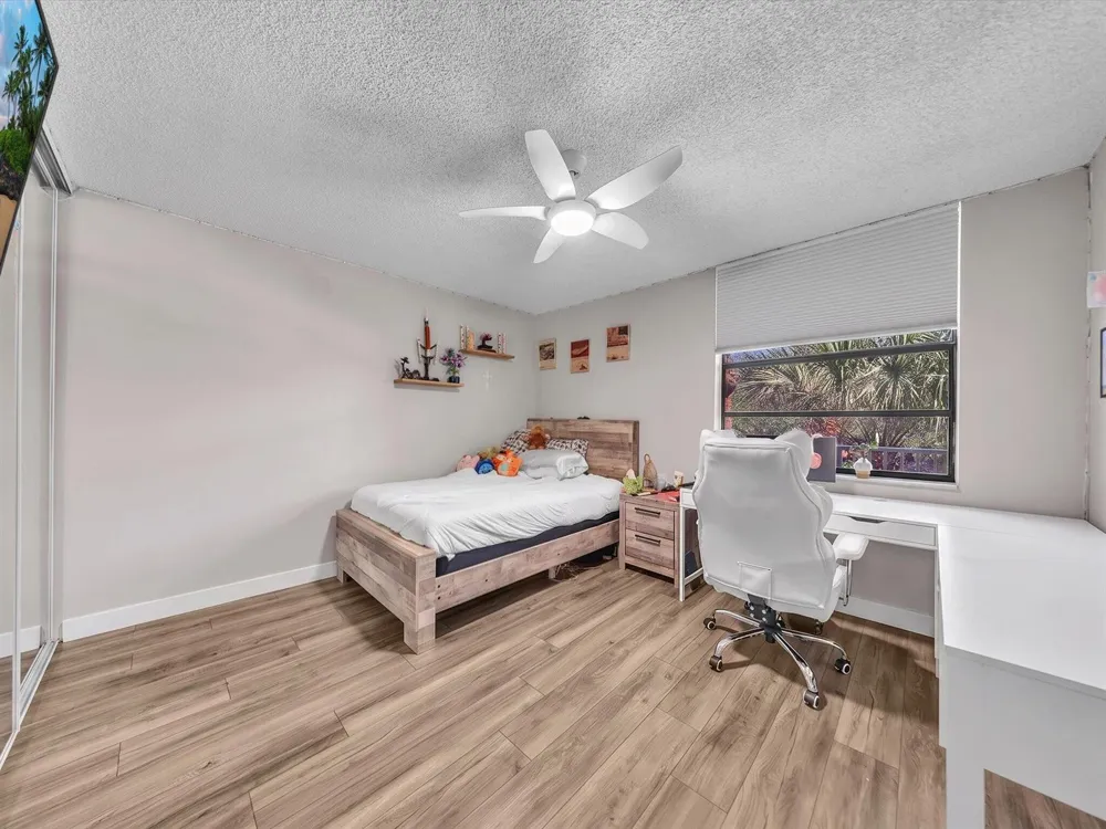 1701 Whitehall Drive #302 Davie, FL 33324