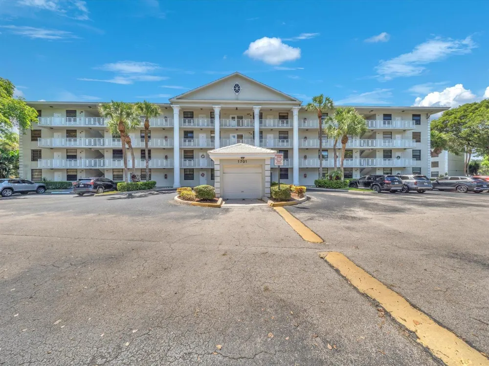1701 Whitehall Drive #302 Davie, FL 33324
